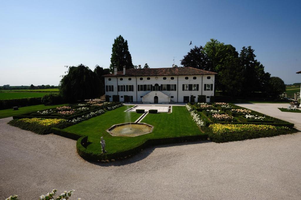 Borgo Dei Conti Della Torre Pensionat Morsano al Tagliamento Eksteriør billede