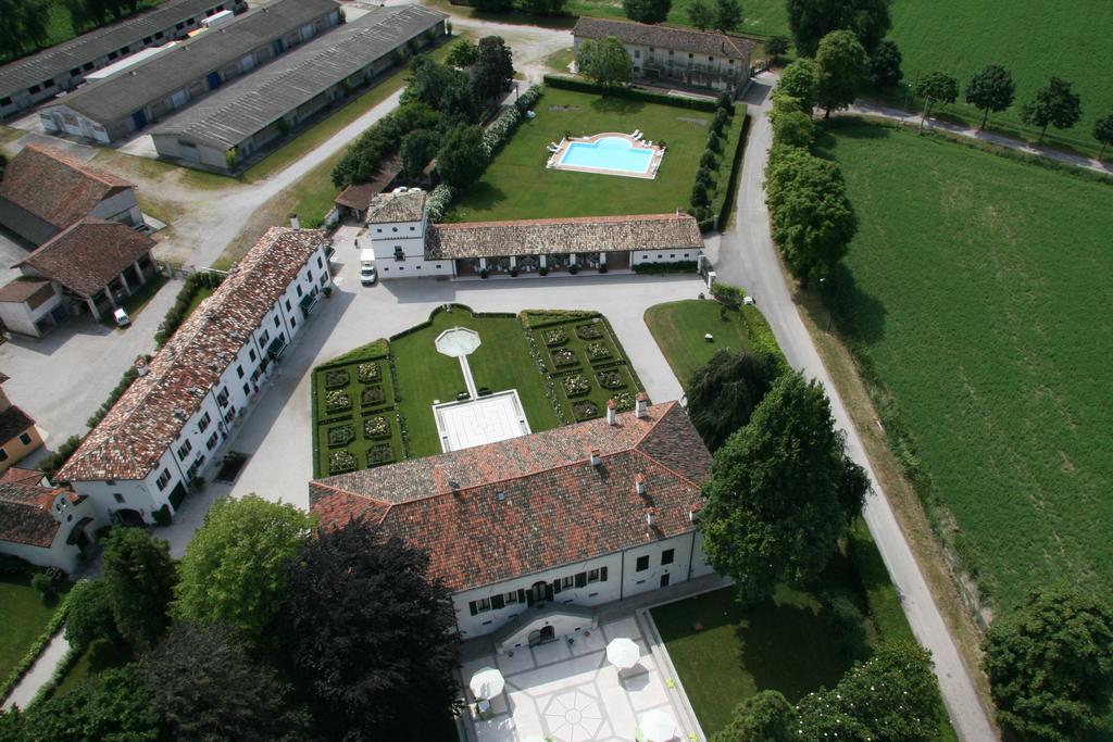 Borgo Dei Conti Della Torre Pensionat Morsano al Tagliamento Eksteriør billede